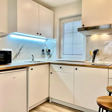 1041 By Mountain Ways Apartment