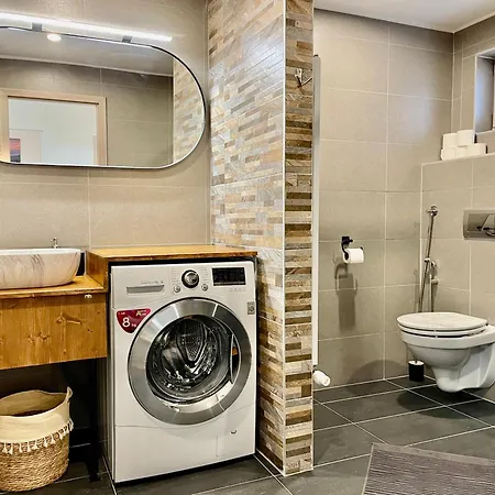 1041 By Mountain Ways *